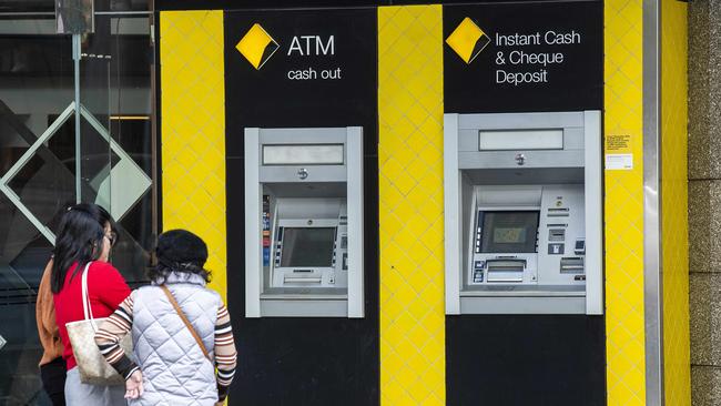 CommBank customers are hoarding cash Picture: NCA NewsWire/Jono Searle