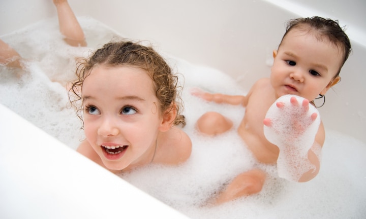 Mum Doesnt Think Dads Should Bathe Daughters Kidspot