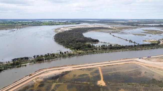 Renmark levy bank being reinforced, Nov 2022. Picture: Riverland Commercial Photography