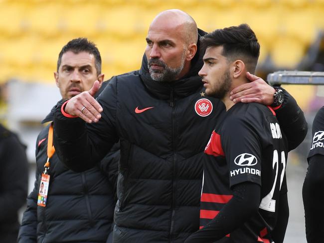 Western City Wanderers FC Coach Markus Babbel speaks with Kostandinos Grozos during the Round 14 A-League match between the Wellington Phoenix and the Western City Wanderers at SKY Stadium in Wellington, New Zealand, Saturday, January 11, 2020. (AAP Image/SNPA, Ross Setford) NO ARCHIVING, EDITORIAL USE ONLY