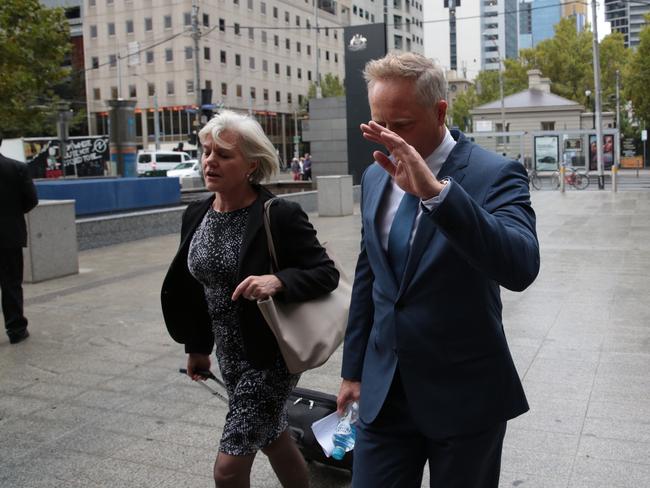 CEO and Senior Financial Advisor at Henderson Maxwell, Sam Henderson (right) arrives at the Federal Court in Melbourne, Tuesday, April 24, 2018. The financial services royal commission public hearing into financial advice continues in Melbourne. (AAP Image/Stefan Postles) NO ARCHIVING