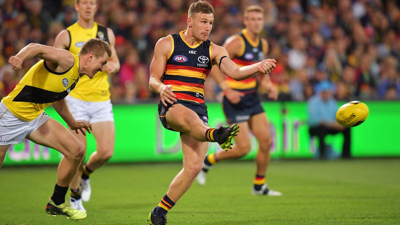 ADELAIDE, AUSTRALIA - MARCH 29: Rory Laird of the Crows kicks the ball during the round two AFL match between the Adelaide Crows and the Richmond Tigers at Adelaide Oval on March 29, 2018 in Adelaide, Australia.  (Photo by Daniel Kalisz/Getty Images)