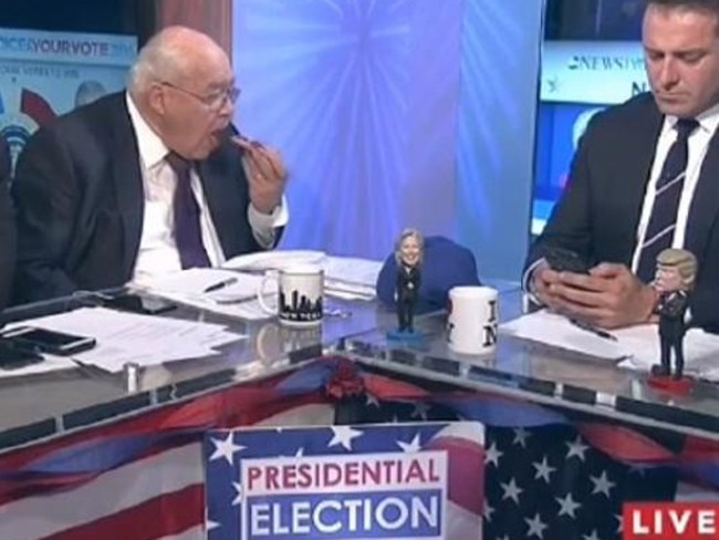 During a live cross on the US election night coverage in 2016, Laurie Oakes was seen scoffing a slice of pizza.