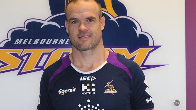 Nate Myles has signed with the Storm.