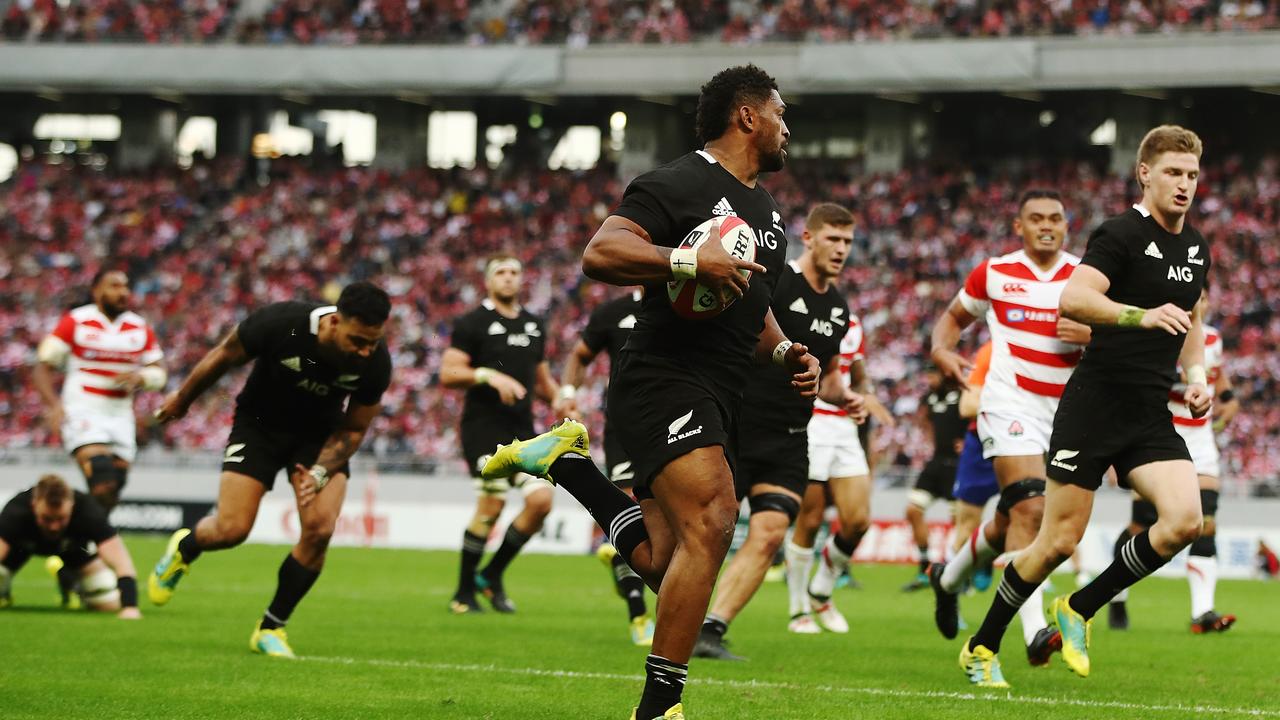 Waisake Naholo scores a try against Japan n Chofu, Tokyo.