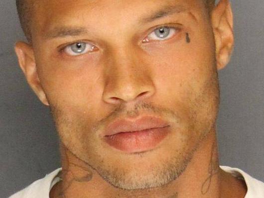 Hot mugshot sparks Twitter trend