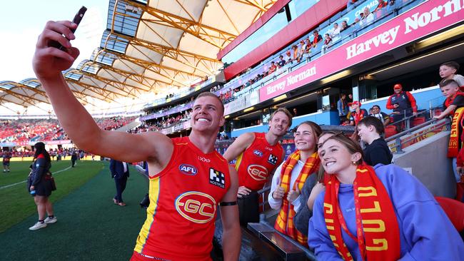 Walter enjoys some time with fans. Picture: Getty Images