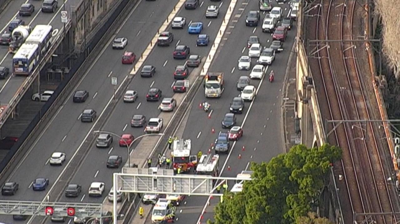 Horror Crash Closes Two Lanes On Warringah Fwy During Peak Hour Nt News 6720