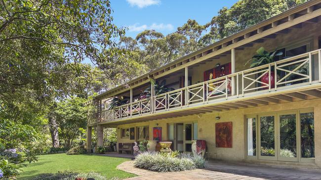 Erica and David Harding’s five-bedroom Warriewood home sits on 1.12ha, and includes a pool, spa, stables and paddock.