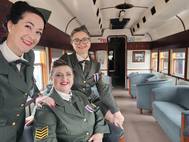 ‘Blend really nicely’: Meet talented trio bringing back 1940s sound