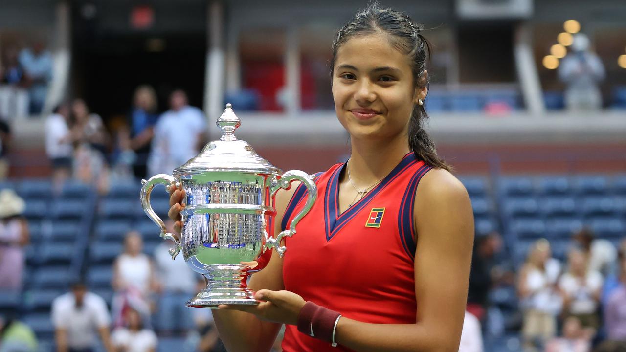 Emma Raducanu menjadi kualifikasi pertama dalam sejarah yang memenangkan mahkota tunggal Grand Slam.