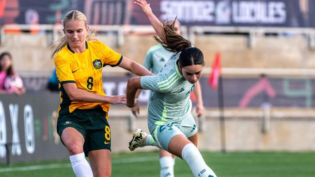 Australia's defender #20 Kaitlyn Torpey fouls Mexico's forward #20 Scarlett Camberos during the MexTour 2024 Women's International Friendly football match between Australia and Mexico at the Toyota Field Stadium in San Antonio, Texas, April 9, 2024. (Photo by SERGIO FLORES / AFP)