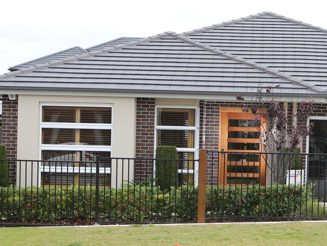 Display Home: Provincial Fairlight 28 at Kellyville. Photo: Bob Barker.