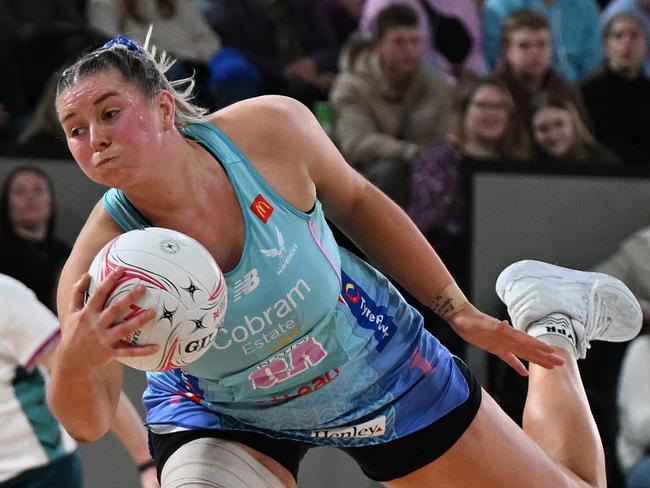 Eleanor Cardwell in action for the Melbourne Mavericks. Picture: Steve Bell/Getty Images