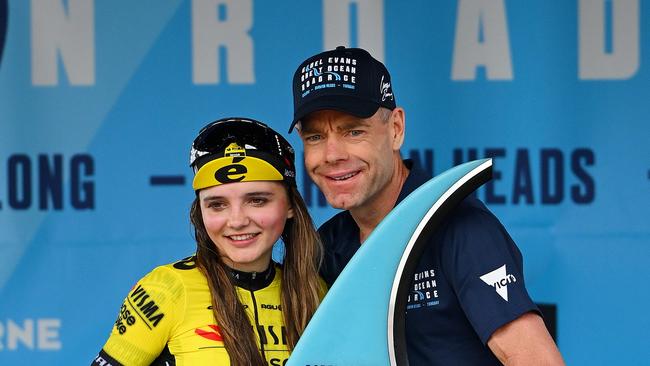 Elite women's race winner Rosita Reijnhout with Cadel Evans. Picture: Tim de Waele/Getty Images.