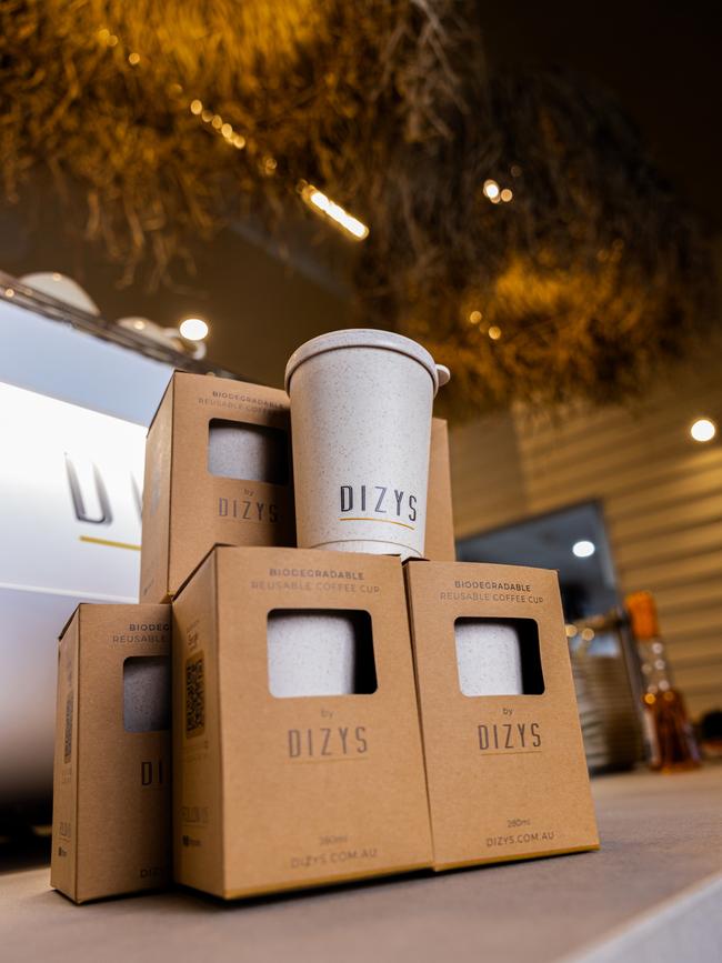 Dizy’s will be offering customers free biodegradable keep cups if they review the menu over this weekend.