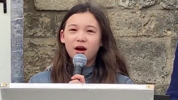 12-year-old Oxford girl Jasmin has been brainwashed by the 15-minute city conspiracy theory. Picture: Twitter