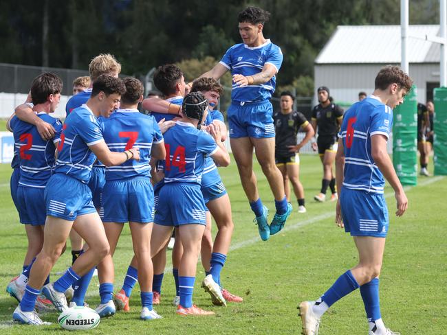 St Dominic's College (Blue) v Bass Hill HS. Picture: Tim Hunter.