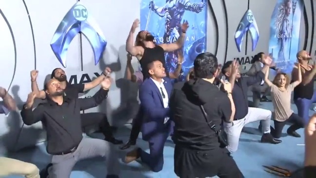 Jason Momoa leads epic Haka at Aquaman premiere