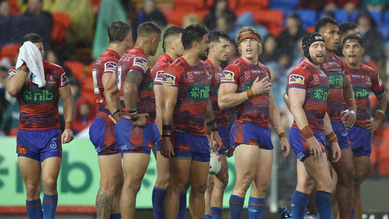 NEWCASTLE, AUSTRALIA - MAY 31:Knights players react to a Bulldogs try during the round 13 NRL match between Newcastle Knights and Canterbury Bulldogs at McDonald Jones Stadium, on May 31, 2024, in Newcastle, Australia. (Photo by Scott Gardiner/Getty Images)