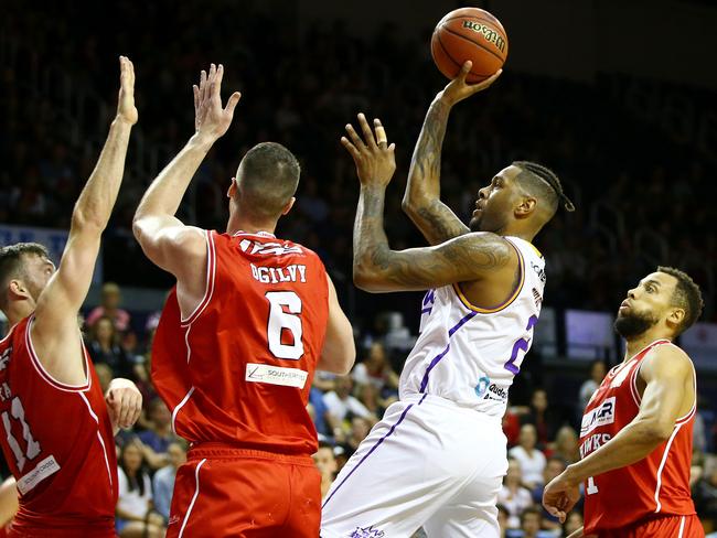 NBL: Illawarra Hawks beat Sydney Kings 97-93 | news.com.au — Australia ...