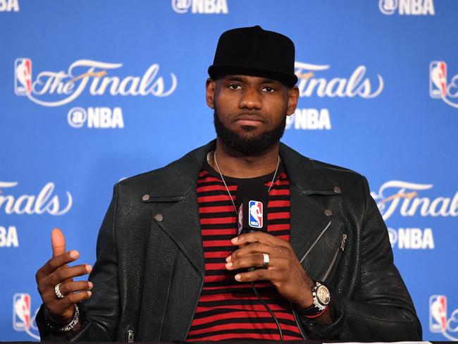 NBA star LeBron James calls Trump a “bum” following his comments about players in the NFL. Picture: Getty Images