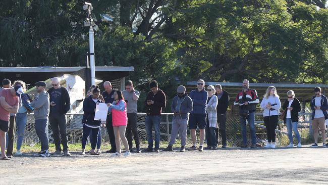 Part of the queue at Rocklea’s vaccination hub. Picture: Annette Dew