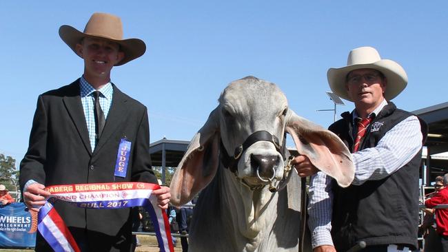 Simon Kinbacher (left).