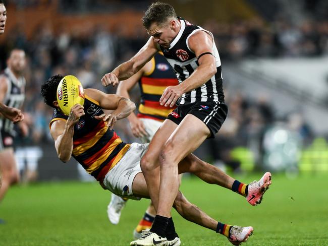 Dan Houston collects Izak Rankine in the Showdown. Picture: Mark Brake/Getty Images