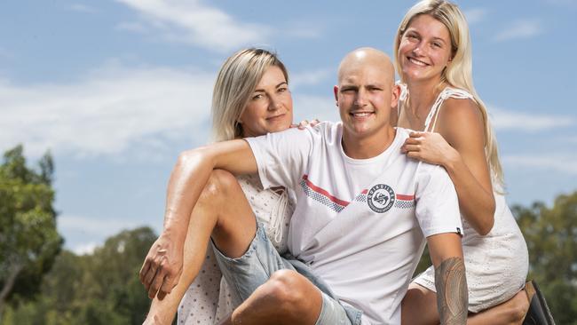 Jackson Hepner, 20, from Mount Archer, with mother Rachael and sister Rylee, 17. Jackson is having treatment for osteosarcoma. Picture: Lachie Millard