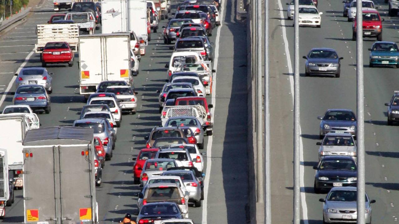 Delays after truck, SUV towing caravan crash on M1