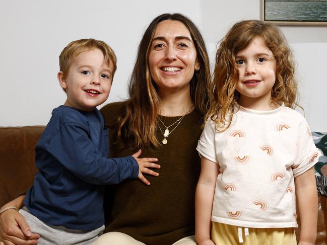 WEEKEND TELEGRAPHS SPECIAL MAY 3, 2024, PLEASE CONTACT WEEKEND PIC EDITOR JEFF DARMANIN BEFORE PUBLISHING. Alexandra Aguirre and her children Cleo, 4, and Sammy, 2, at home in Dee Why. They have been waiting for the flu shot to be available at their local medical centre. Picture: Jonathan Ng