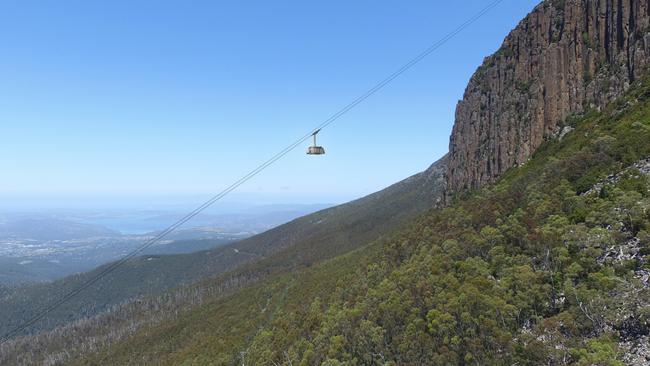 Artists impression of the proposed development of a cable car on Mt Wellington / kunanyi by MWCC.