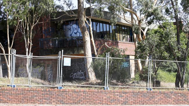 The site at 855-869 Ferntree Gully Rd has been abandoned since the gym closed in 2016. Picture: George Salpigtidis