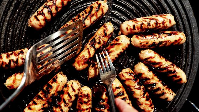 how-to-eat-sausages-this-australia-day-to-prick-or-not-to-prick