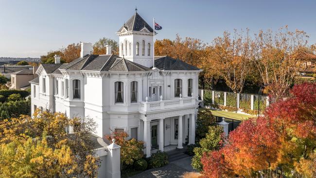 The mansion at 17 Chastleton Ave, Toorak, changed hands for within its $22m-$24m range.