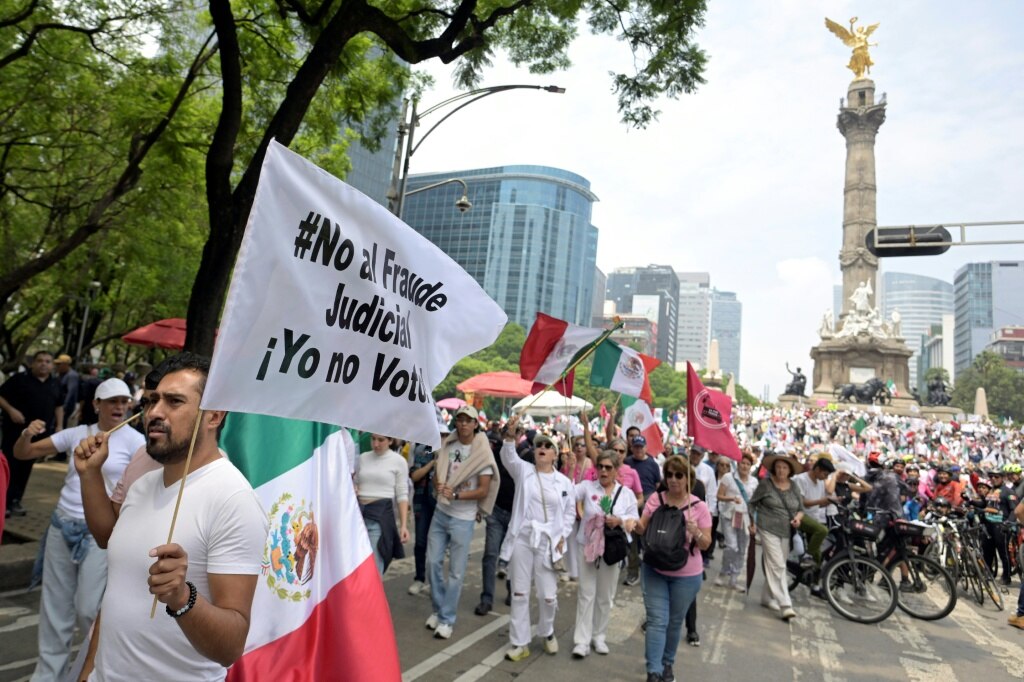 Mexicans elect their judges under shadow of crime, corruption