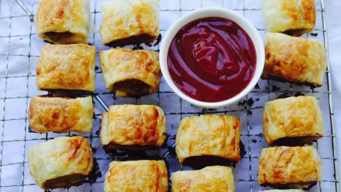 How to make homemade sausage rolls