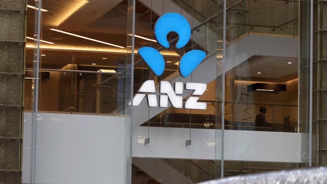 A Sydney man lost $130,000 after he was scammed by criminals claiming to be from the ANZ. Picture: NCA NewsWire / Damian Shaw