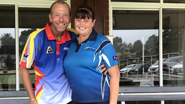 Matt Sargeant alongside Vikki Wilson after winning the pairs event at the 2021-22 South West Pacific Carnival. Photo: Illawarra Zone 16 website