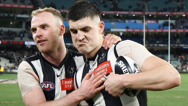 MELBOURNE, AUSTRALIA - SEPTEMBER 07: Tom Mitchell (left) and Brayden Maynard of the Magpies celebrate during the 2023 AFL First Qualifying Final match between the Collingwood Magpies and the Melbourne Demons at Melbourne Cricket Ground on September 07, 2023 in Melbourne, Australia. (Photo by Michael Willson/AFL Photos via Getty Images)