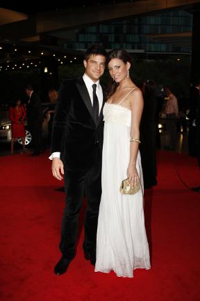 <p>2008 Brownlow Medal. Red carpet arrivals. Paul Medhurst & Hayley Moxon. Paul Trezise</p>