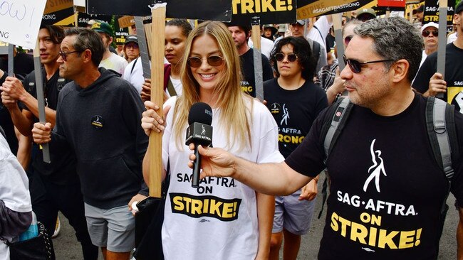 Margot Robbie on the SAG-AFTRA picket line.