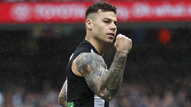 Free agent Jamie Elliott has been weighing up his options.