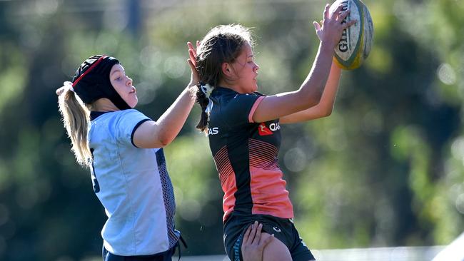 Action in the under 16 girls Sevens comp.