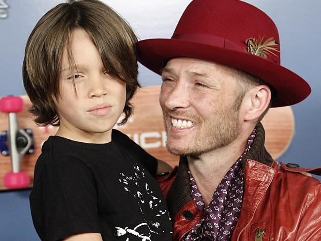 Weiland with son Noah in 2008.