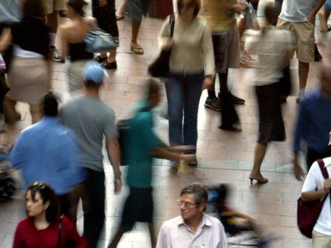 DECEMBER 22, 2003 : Generic photo of Christmas shoppers in Pitt Street Mall in Sydney, 22/12/03. Pic Jeff Darmanin. NSW / People / Shopping Pic. Jeff Darmanin Pic. Jeff Darmanin