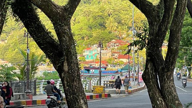 21. The sheer volume of motorbikesThis gets me every time I go to Indo. People love their bikes here like Aussies love Flat Whites. 
