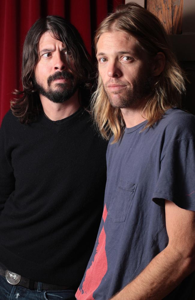 Dave Grohl and Taylor Hawkins. (Photo by Rene Johnston/Toronto Star via Getty Images)