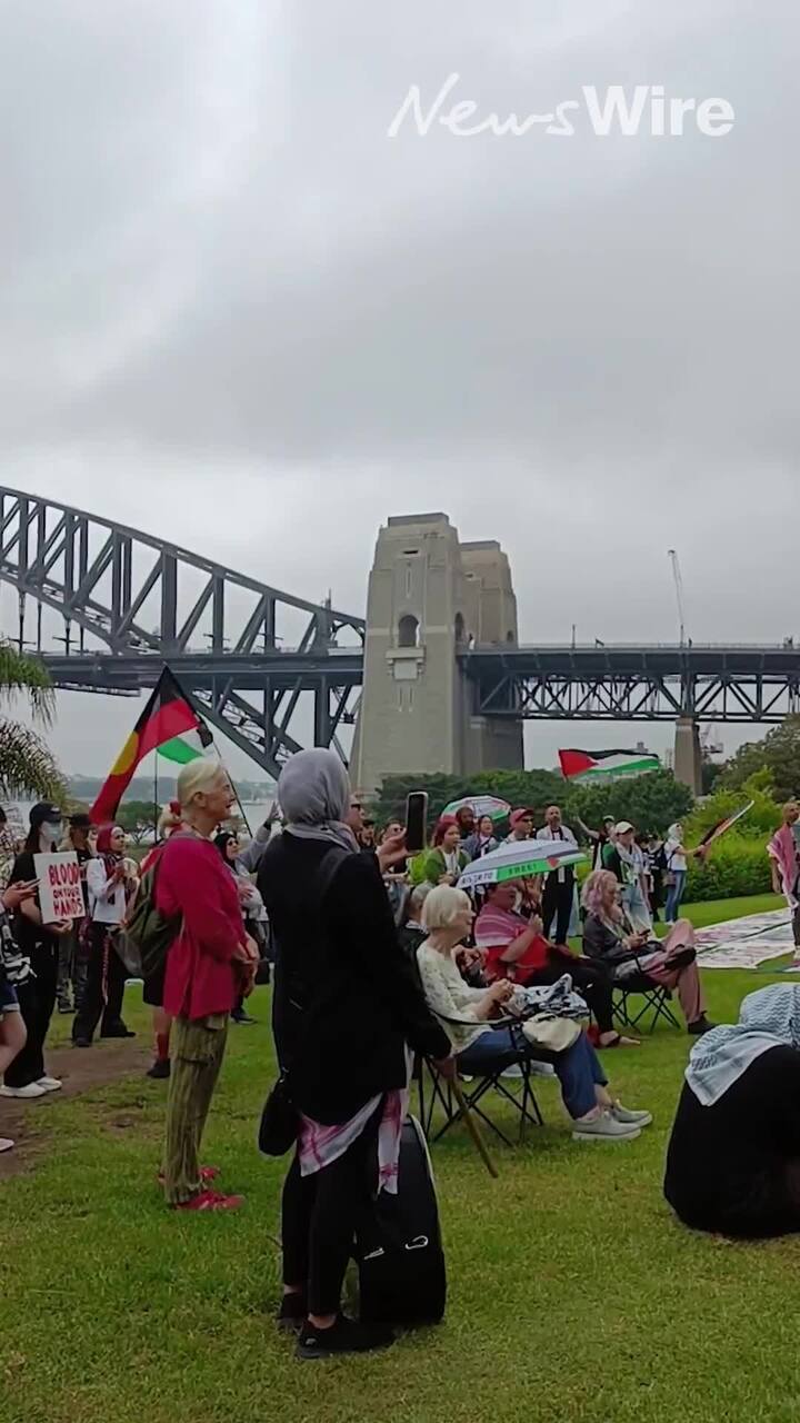 Protesters to march to PM's house in Kirribilli